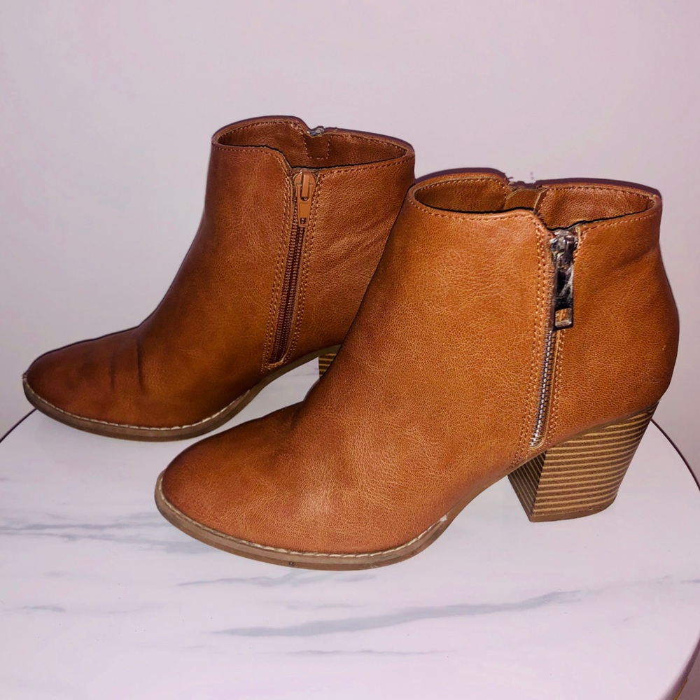 EXPRESS Cognac Leather Booties